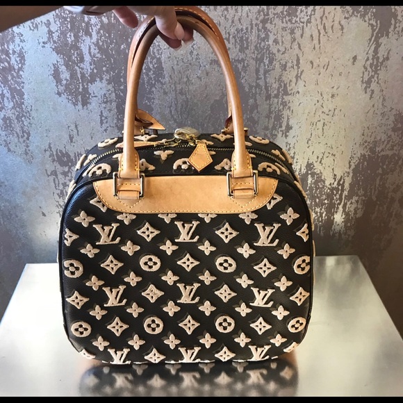 Beautiful limited edition LV bag - Picture 6 of 6